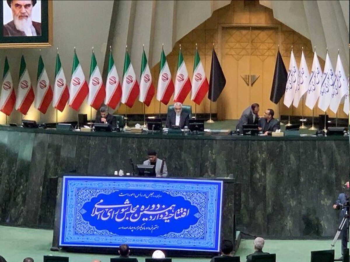 آغاز بهارستان دوازدهم؛ غیبت رئیس‌جمهور و صف‌بندی‌ برای کرسی ریاست